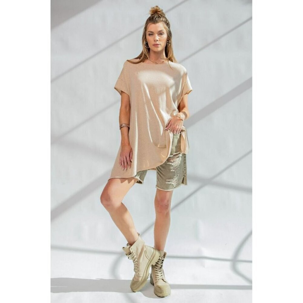 Weekender Legging Friendly Tunic Top in Khaki - Picture 2 of 5